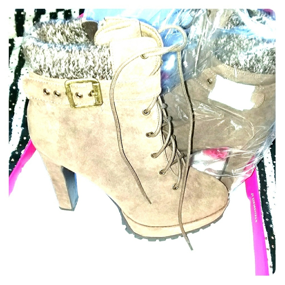 NIB Women's Booties